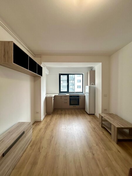 Nord, garsoniera, predare imediata, nou, loc de parcare inclus.